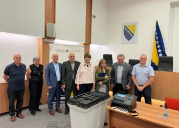 CIK BiH preuzeo 174 optička skenera za pilot projekt uz podršku USAID-a